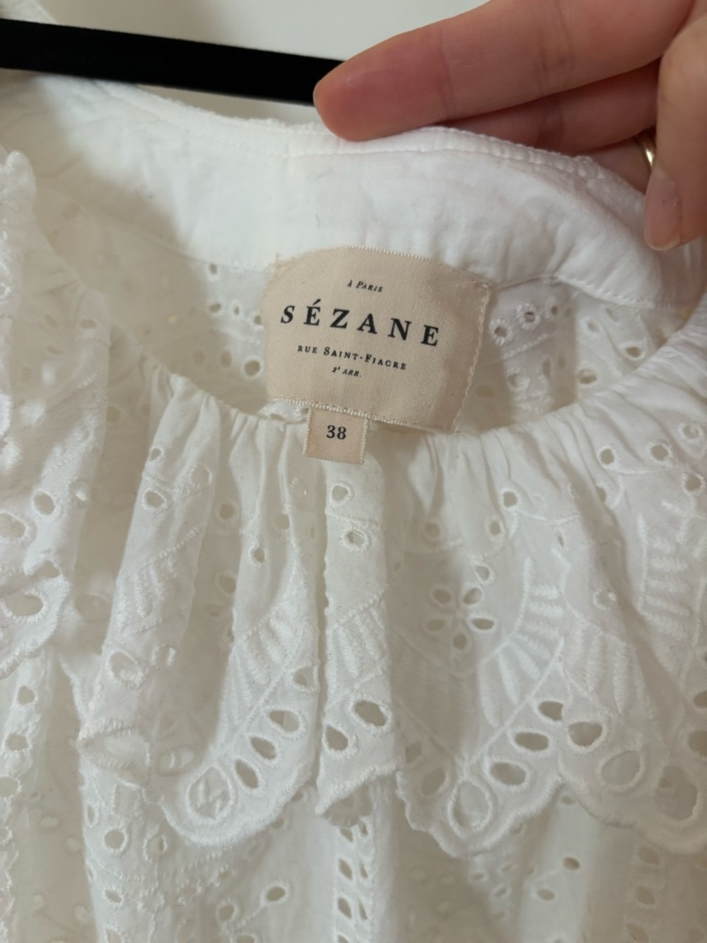 Sezane Rosa white eyelet sleeveless top - Picture 4 of 6